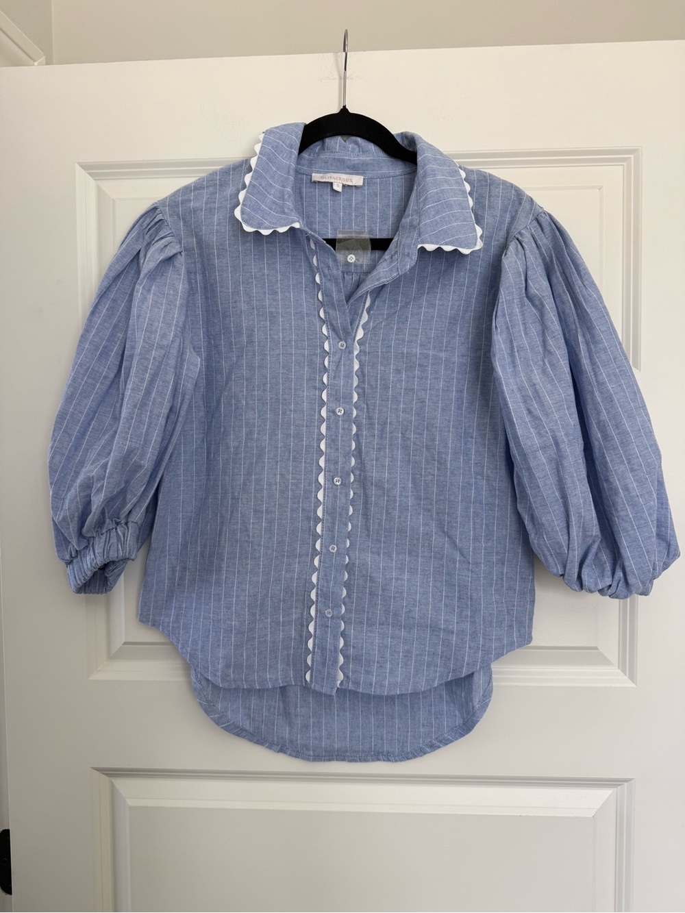 NWOT Olivaceous Button Up Top